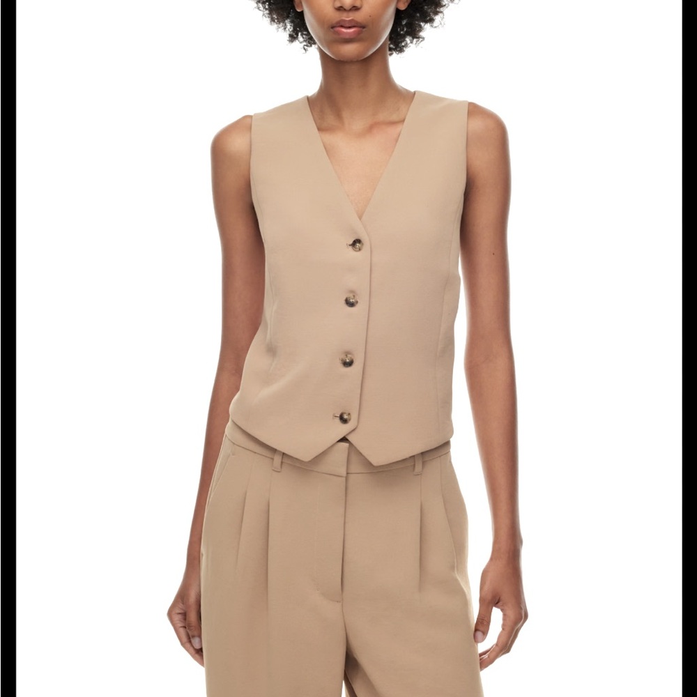 Wilfred Pesci Vest in Hummus Beige